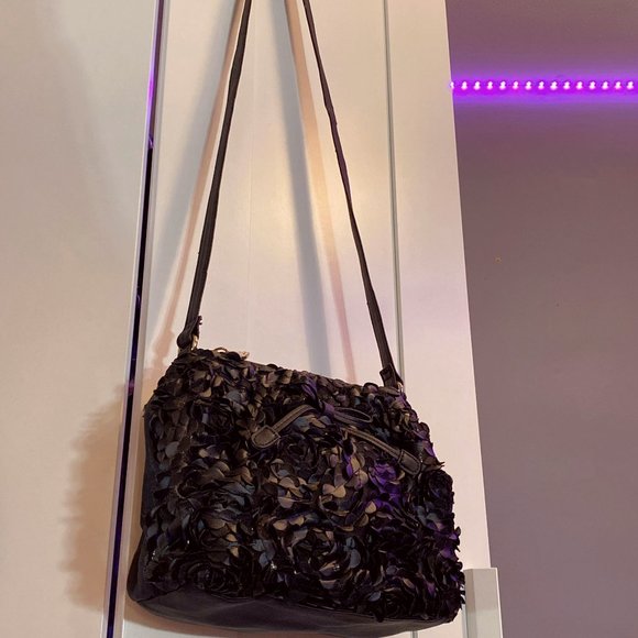 Betsey Johnson Side Purse - Picture 4 of 8